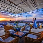 فندق Dolce Boutique 4*